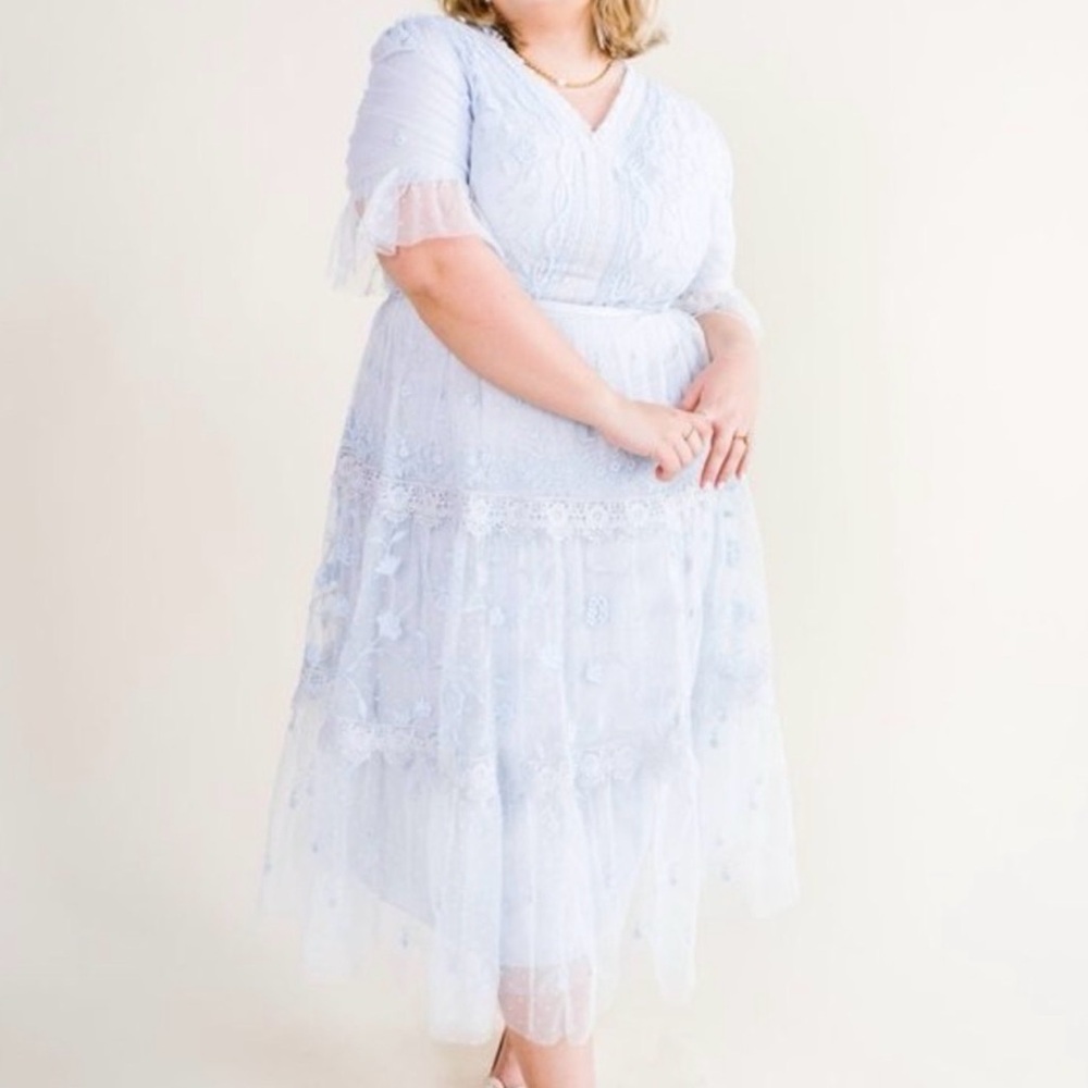 Ivy City Co Light Blue Midi Dress